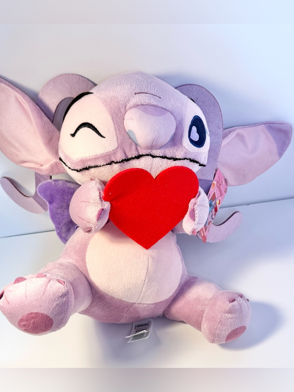 Disney Angel Valentine’s Day Plush  624 Holding Heart Brand New Violet